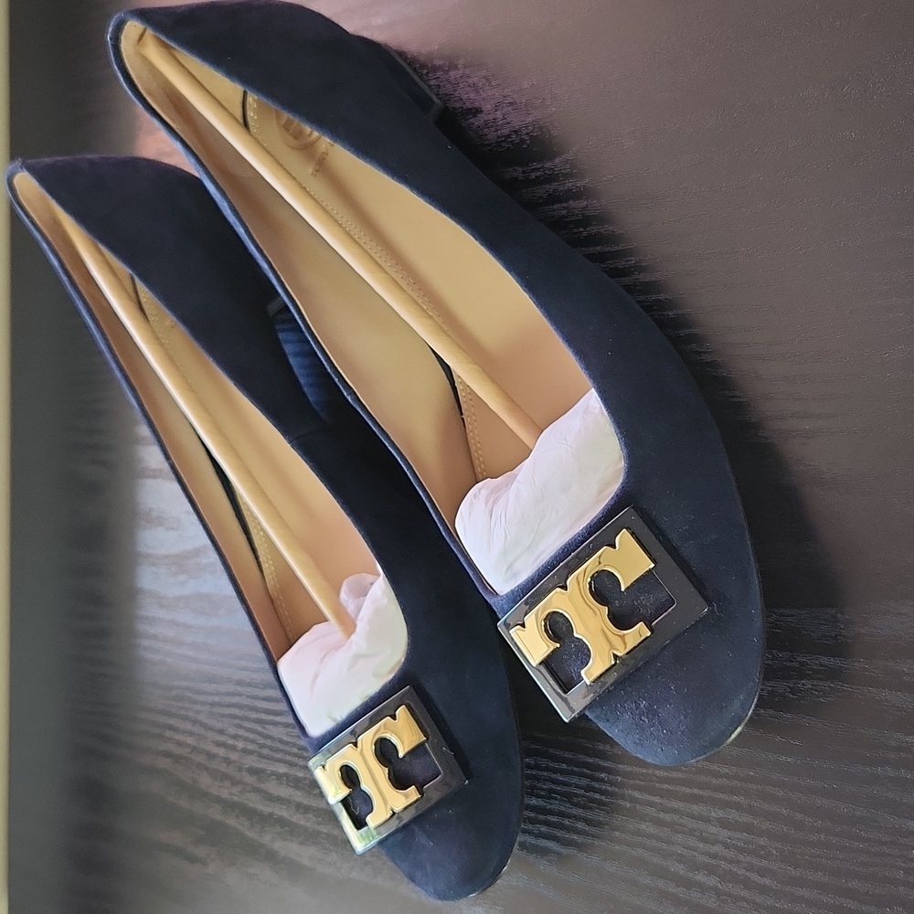 Tory Burch Navy Blue Suede Flats with Gold Logo - Picture 2 of 12